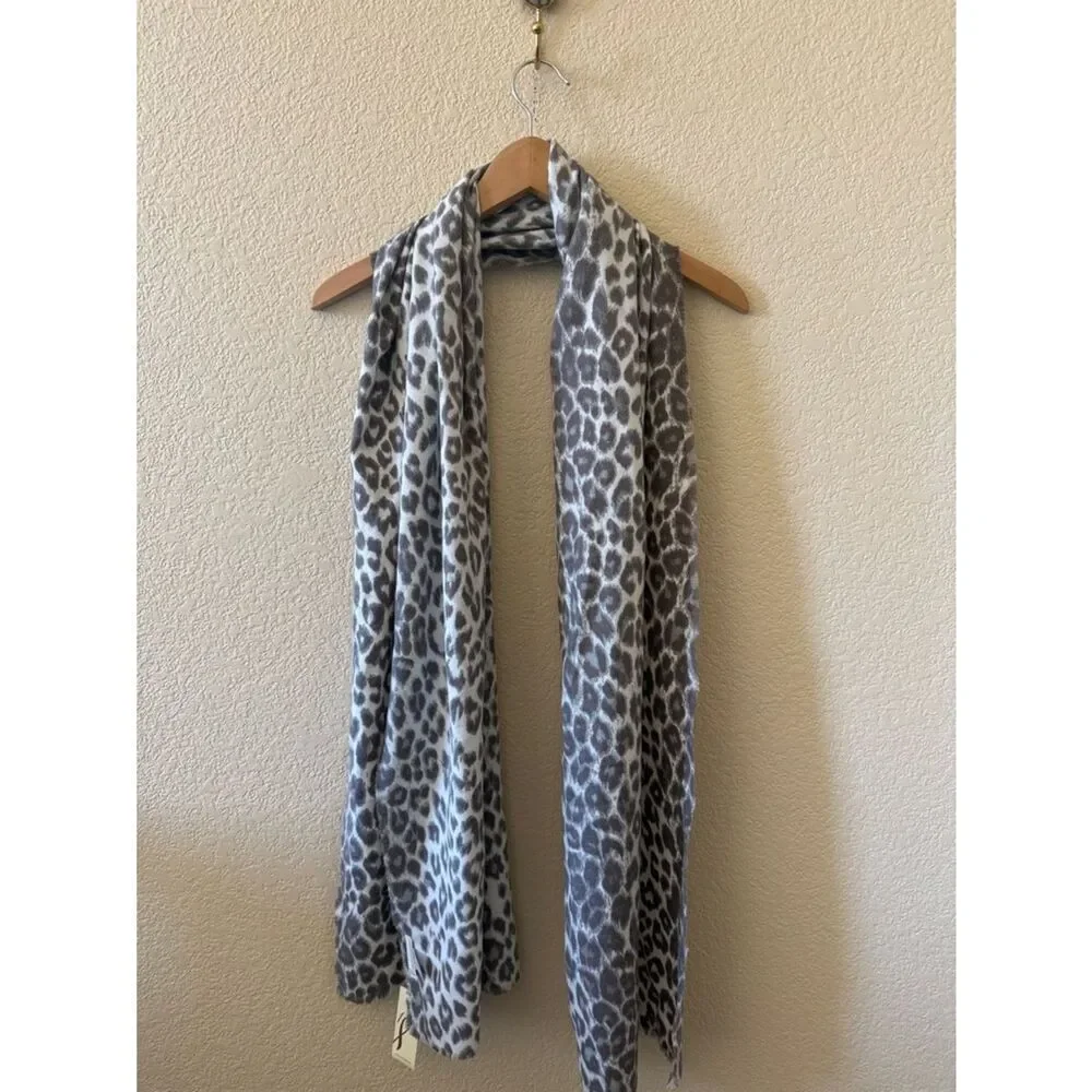 NWT Collection Eighteen Animal Print Gray + White Scarf